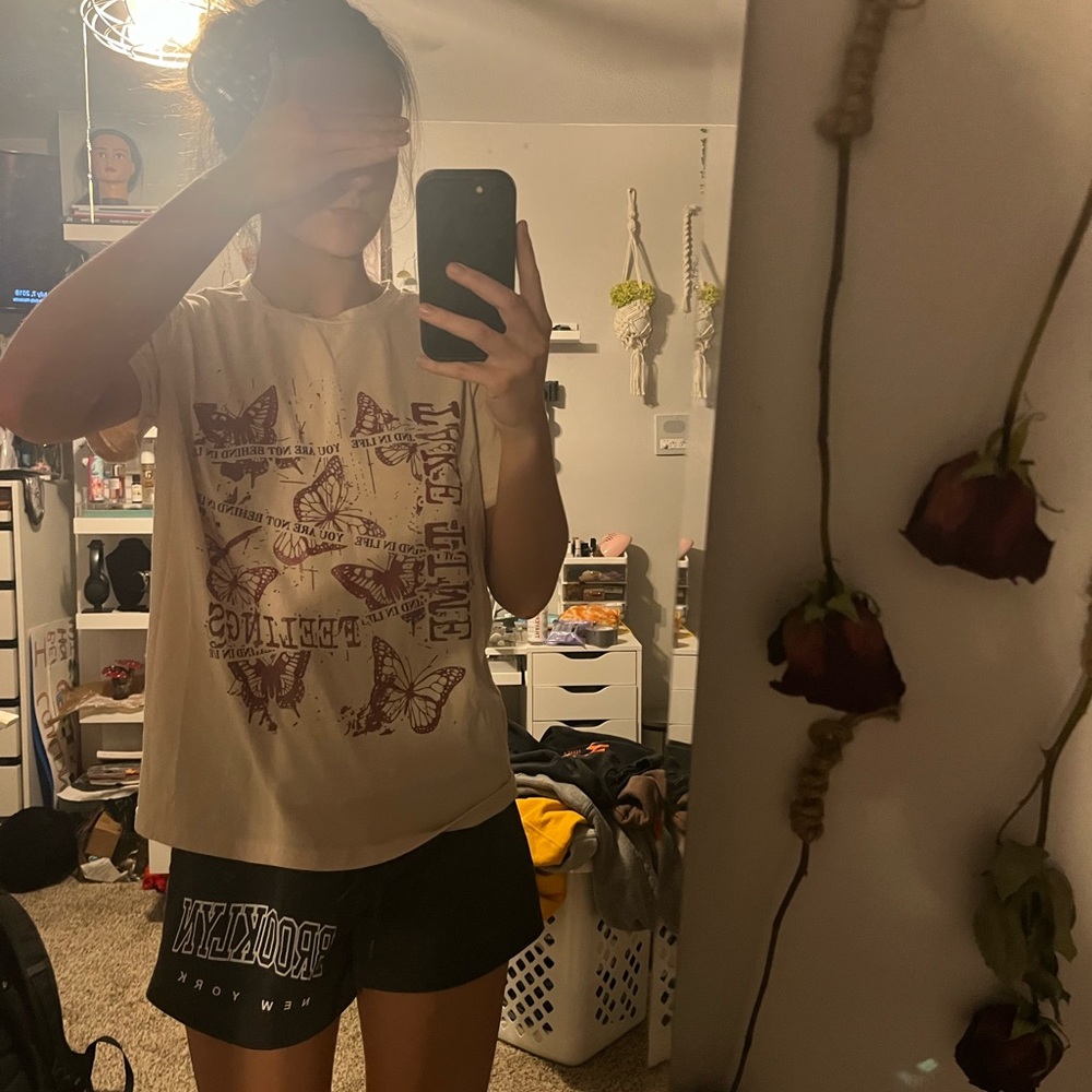 SHEIN Cream Graphic Boxy Short Sleeve Tee